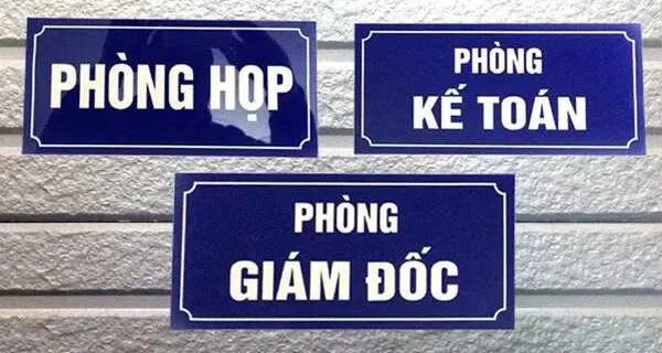 bảng tên phòng mica nền xanh chữ trắng văn phòng