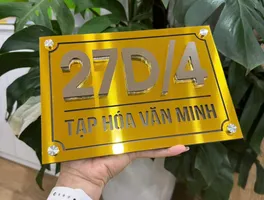 Bảng số nhà inox vàng gương chữ nổi 3D trắng xước – mặt trước sản phẩm hoàn chỉnh