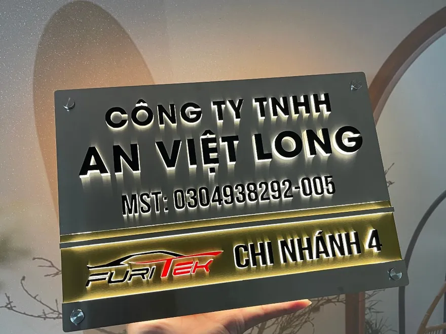Bảng hiệu công ty inox chữ nổi đèn LED bảng hiệu công ty inox chữ nổi đèn LED halo phát sáng