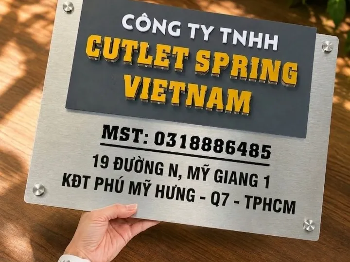 Bảng hiệu công ty quận 7 inox hairline tại khu đô thị Phú Mỹ Hưng Bảng hiệu công ty inox hairline kết hợp chữ nổi 3D tại khu đô thị Phú Mỹ Hưng quận 7 TPHCM