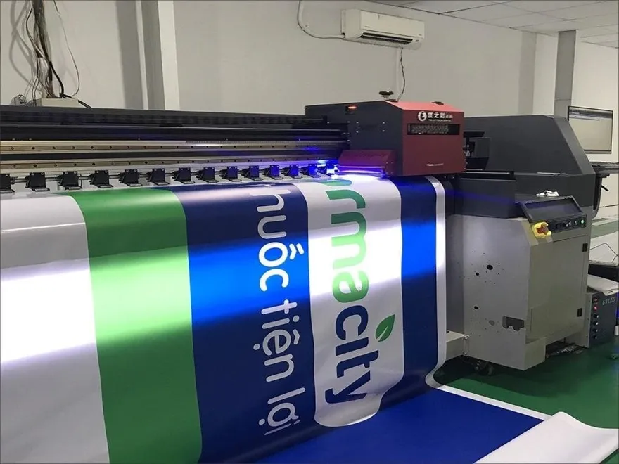 Máy in bạt Hiflex phục vụ sản xuất bảng hiệu