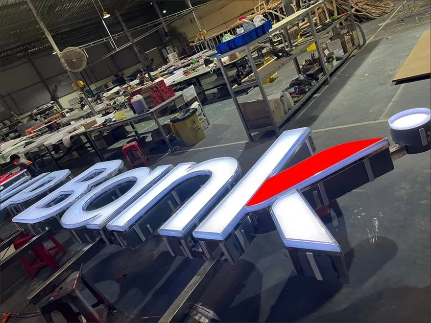 Quy trình làm bảng hiệu chuyên nghiệp tại xưởng