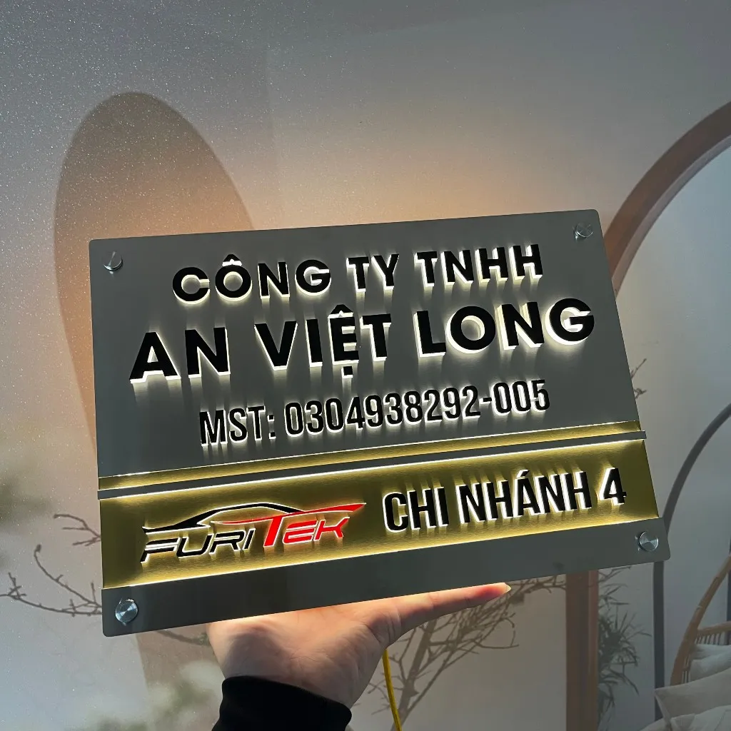 Bảng hiệu công ty inox chữ nổi đèn LED – nhìn tổng thể bảng hiệu công ty inox chữ nổi đèn LED halo hắc sáng tổng thể