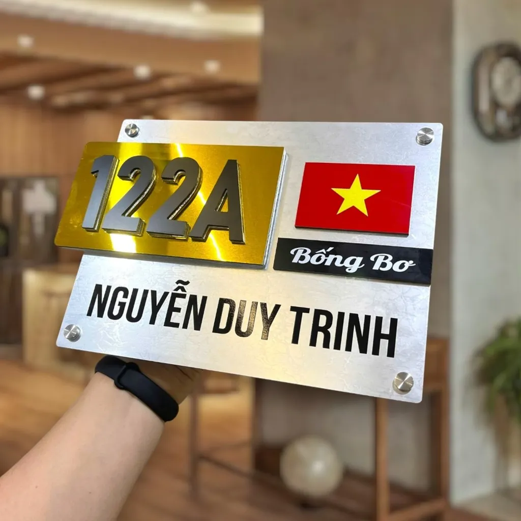 Bảng số nhà inox vàng gương cờ đỏ sao vàng nhìn thẳng Bảng số nhà inox 3D chữ nổi nền vàng gương cờ đỏ sao vàng nhìn thẳng – Bảng Hiệu Vàng