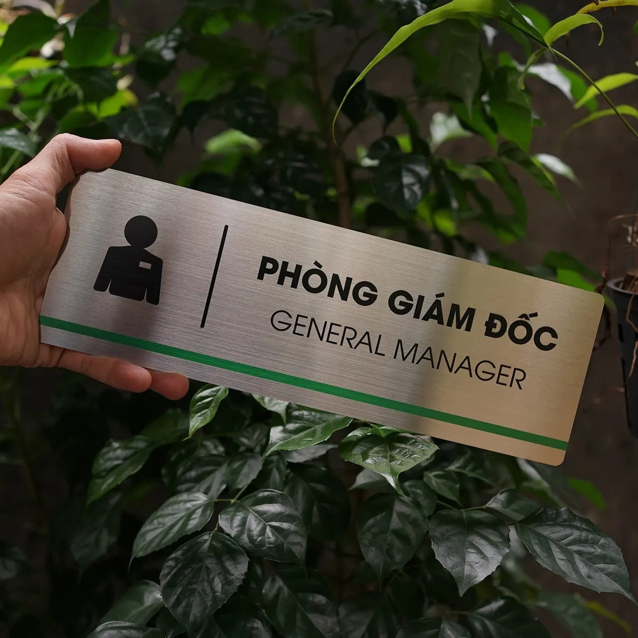 Bảng Tên Phòng Giám Đốc Inox Toàn Cảnh – Kích Thước Thực Tế bảng tên phòng giám đốc inox toàn cảnh kích thước thực tế 30x10cm