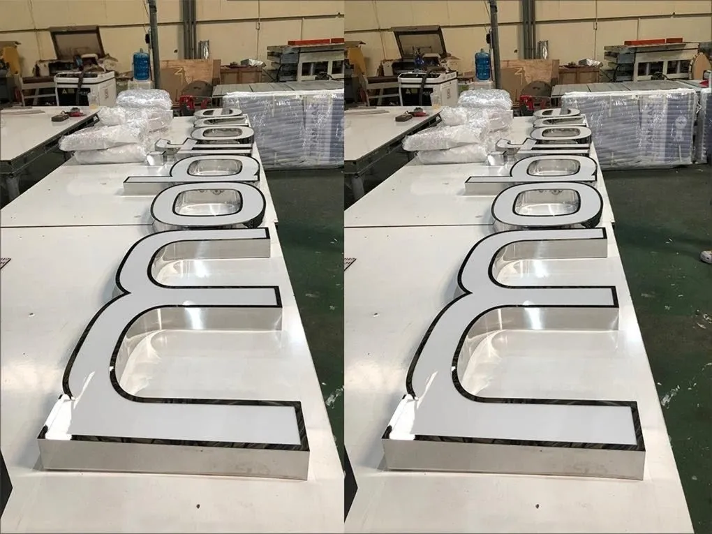 Chữ nổi mobifone inox 304 gương trắng bóng loáng đang được gia công tại xưởng Bảng Hiệu Vàng