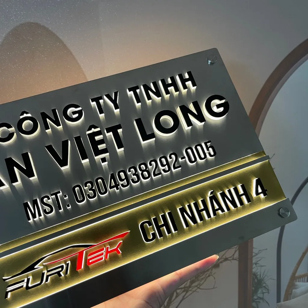 Đèn LED halo hắc sáng phía sau chữ nổi – cận cảnh chi tiết cận cảnh đèn LED halo hắc sáng phía sau chữ nổi inox bảng hiệu công ty