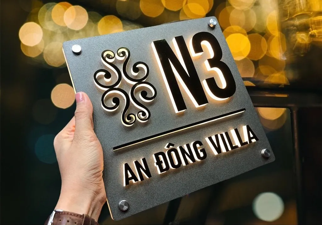 Bảng số nhà inox 3D LED halo góc nghiêng thấy rõ ánh sáng viền