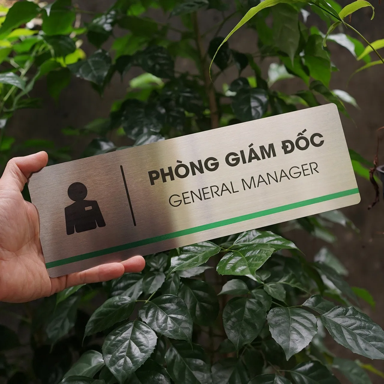 Bảng Tên Phòng Giám Đốc Inox Màu Vàng Gold – Tùy Chỉnh Theo Yêu Cầu bảng tên phòng giám đốc inox màu vàng gold tùy chỉnh theo yêu cầu