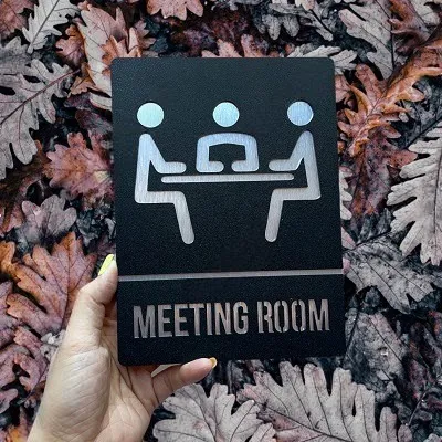 Bộ Biển Tên Phòng Inox Đen – Hệ Thống Đồng Bộ Cho Tòa Nhà Văn Phòng Biển meeting room inox đen sần phù hợp lắp đặt tại tòa nhà văn phòng